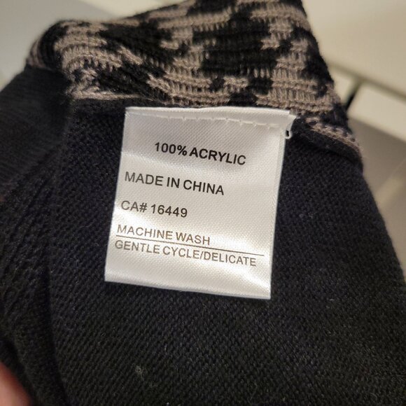 Vintage Soft La Madona Houndstooth Cardigan with Buttons and Side Pockets - Picture 3 of 5